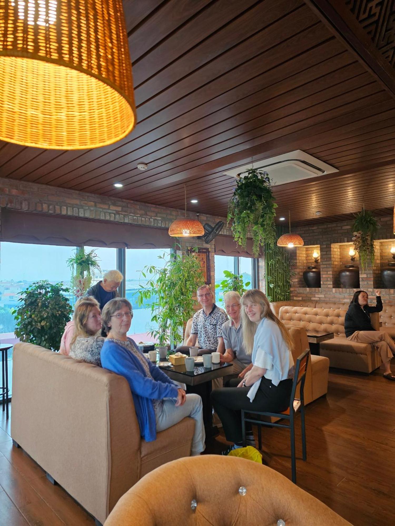 Kawasaki Noi Bai Airport Hotel Екстер'єр фото