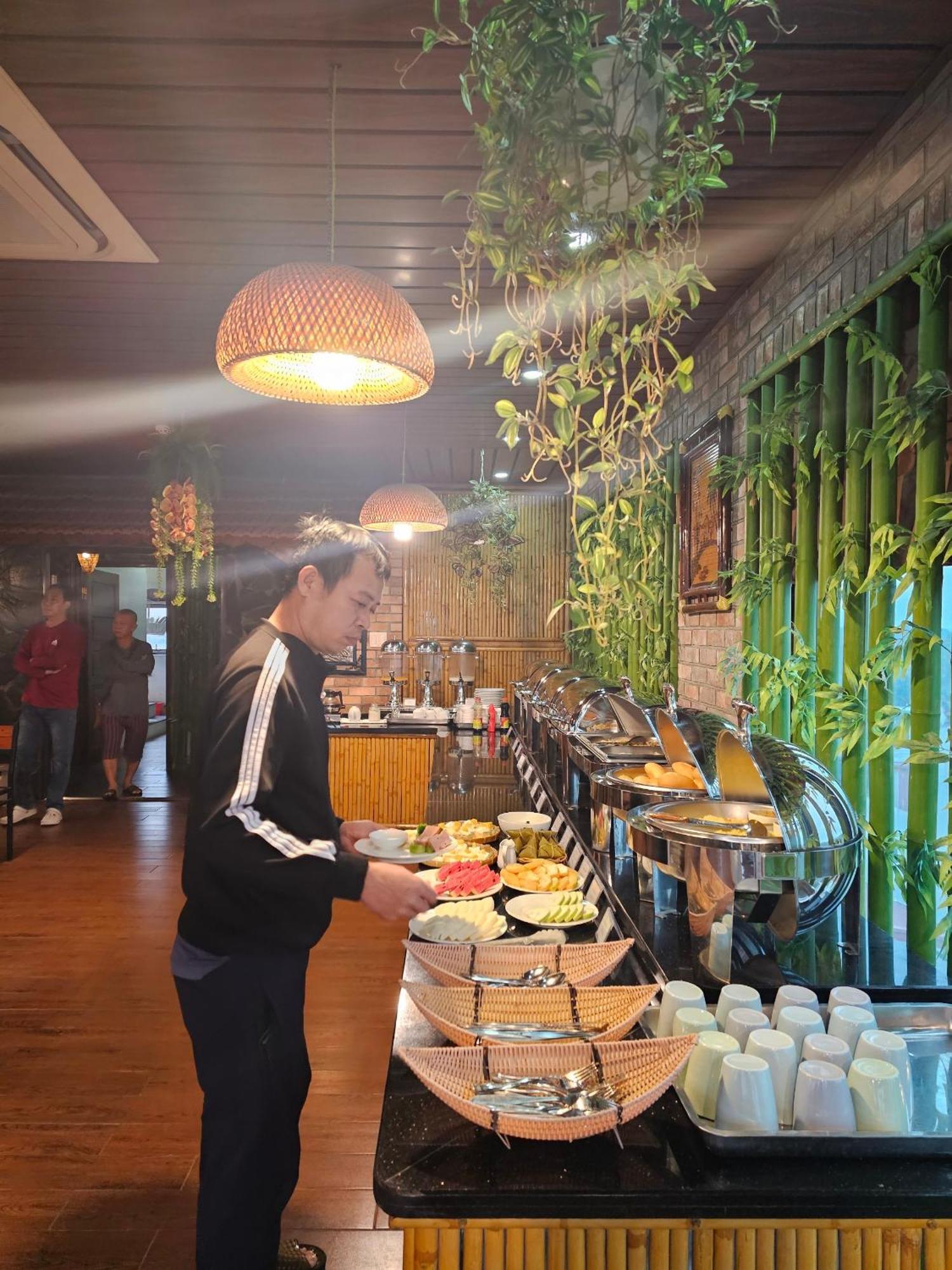 Kawasaki Noi Bai Airport Hotel Екстер'єр фото