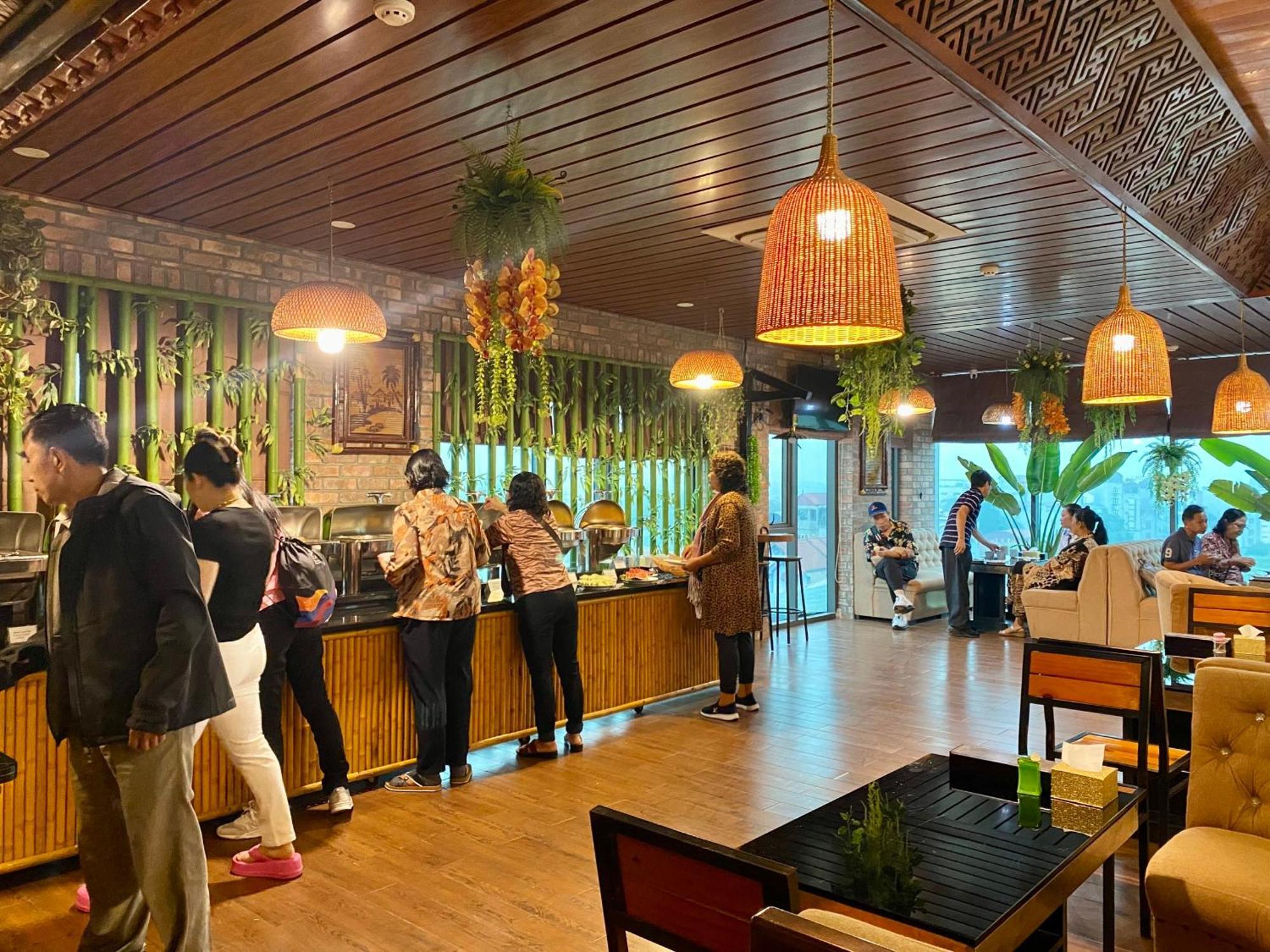 Kawasaki Noi Bai Airport Hotel Екстер'єр фото