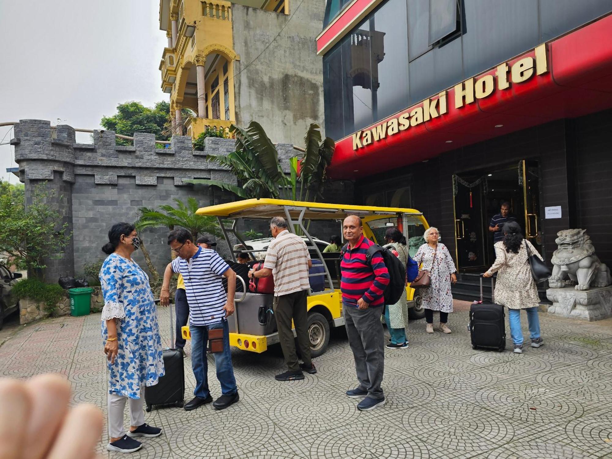 Kawasaki Noi Bai Airport Hotel Екстер'єр фото